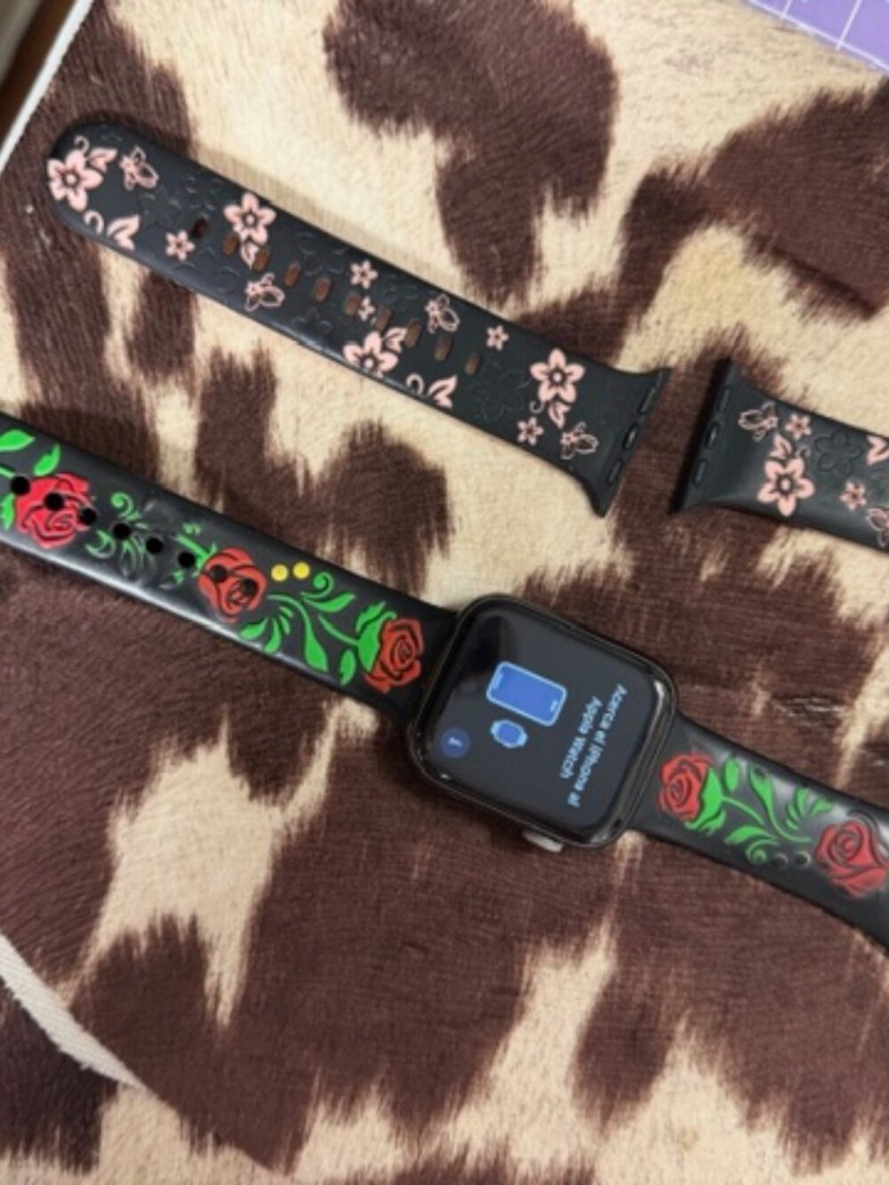 Apple Watch SE 44mm GPS + Cellular +2 bands + charger Excellent preowned